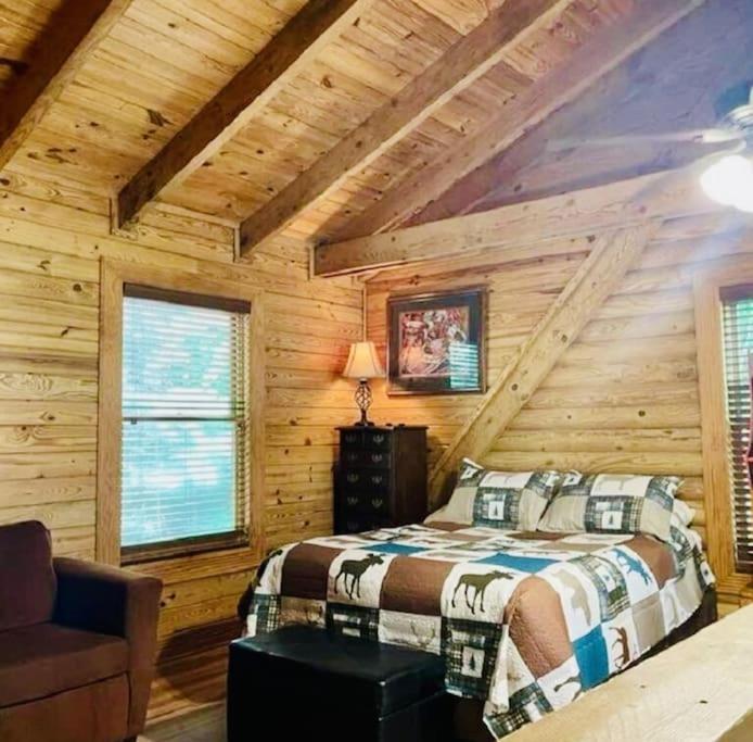 Rustic Black Bear Cabin Pigeon Forge Exterior photo